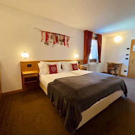 Hotel Piccolo Tibet Livigno Exterior photo