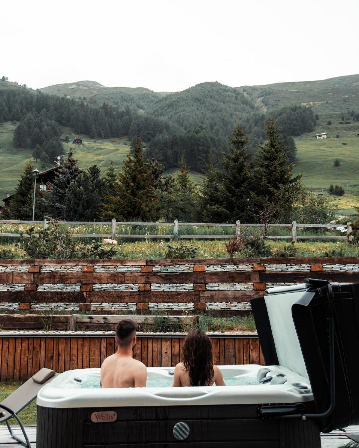 Hotel Piccolo Tibet Livigno Exterior photo