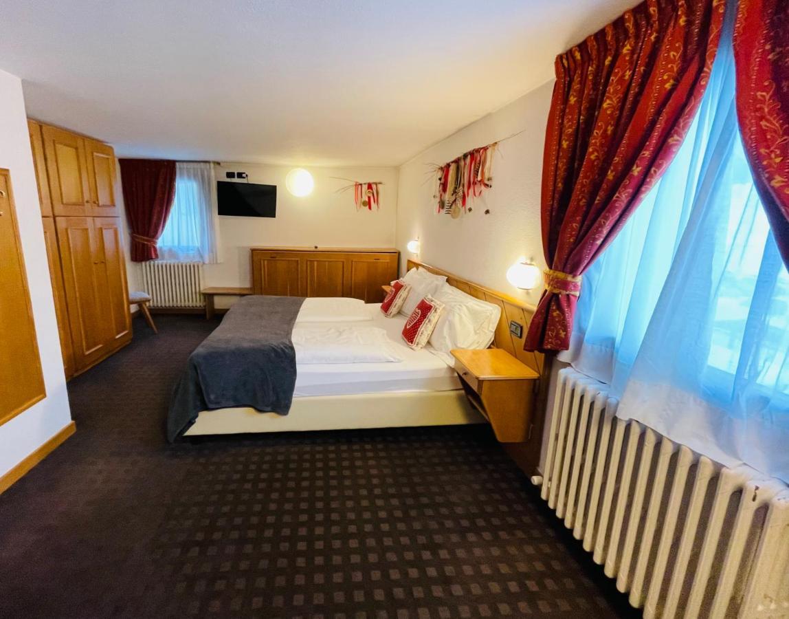 Hotel Piccolo Tibet Livigno Exterior photo