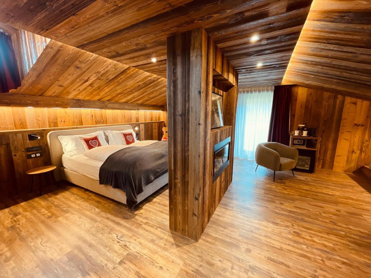 Hotel Piccolo Tibet Livigno Exterior photo