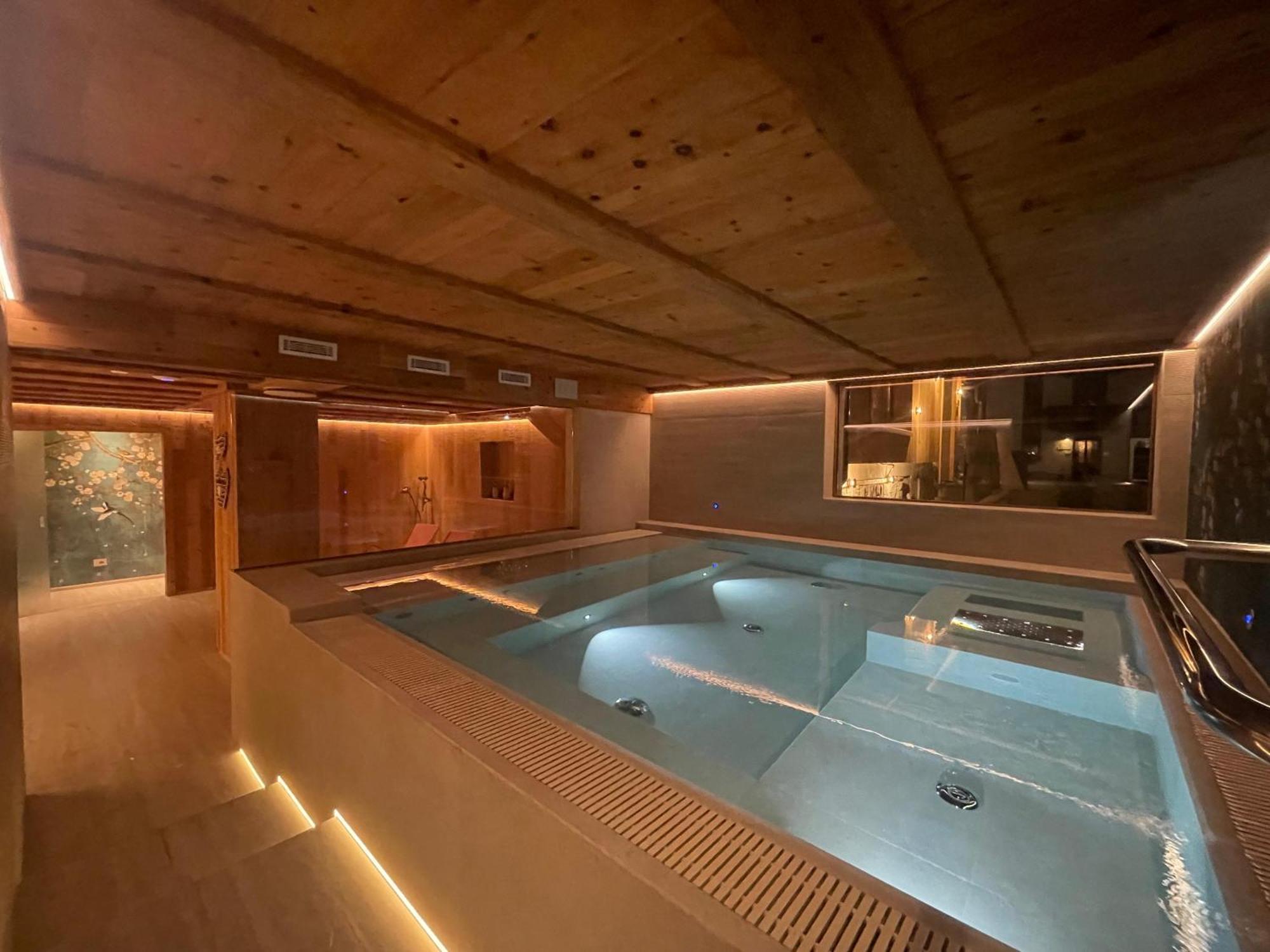 Hotel Piccolo Tibet Livigno Exterior photo