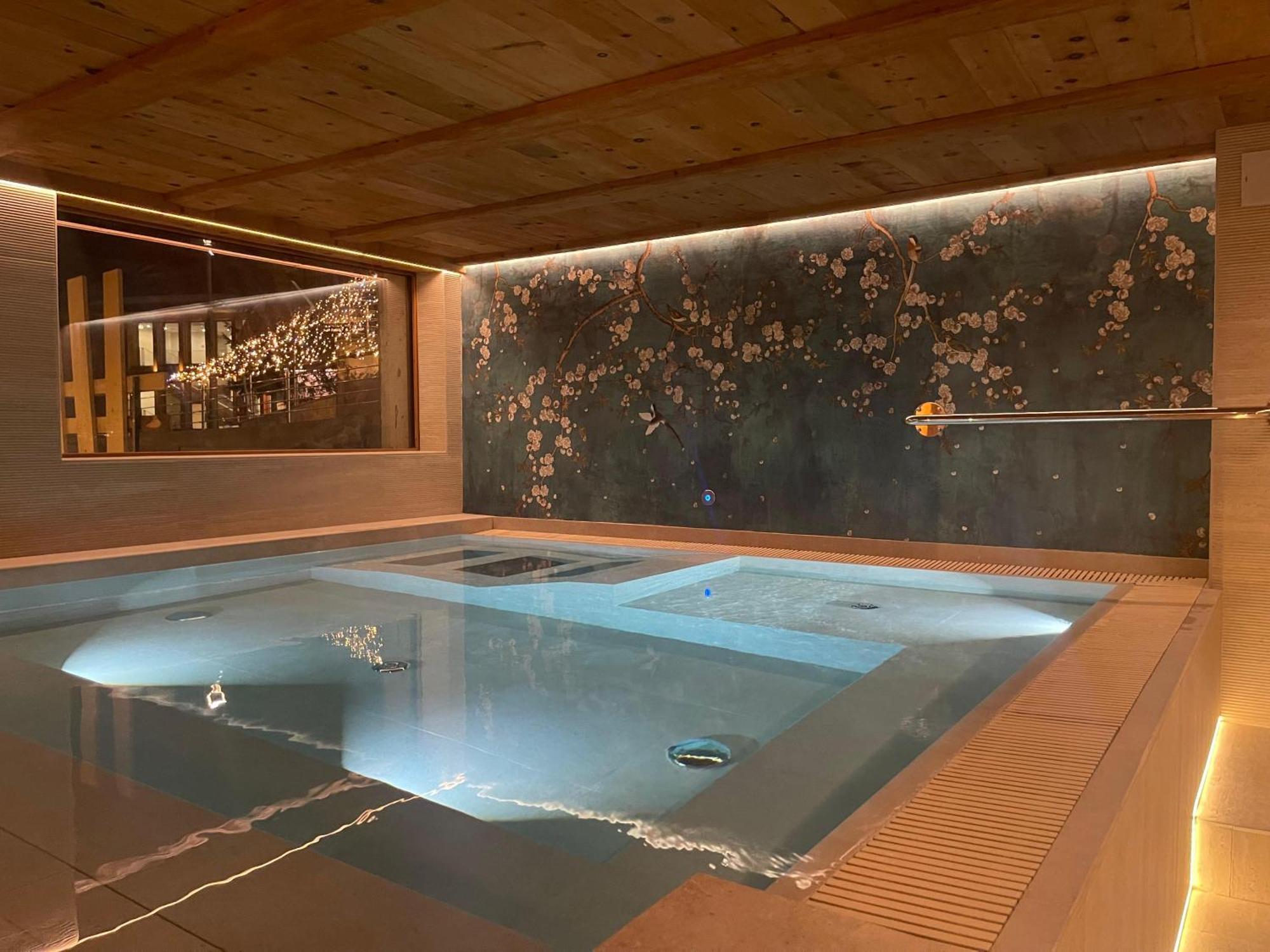 Hotel Piccolo Tibet Livigno Exterior photo