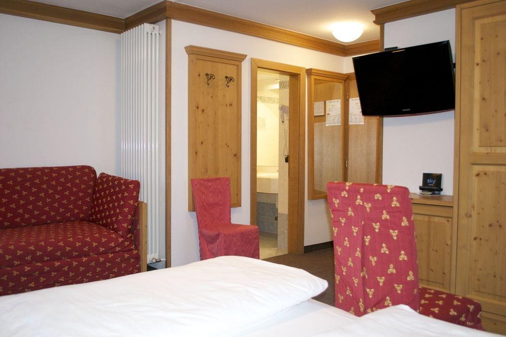 Hotel Piccolo Tibet Livigno Exterior photo