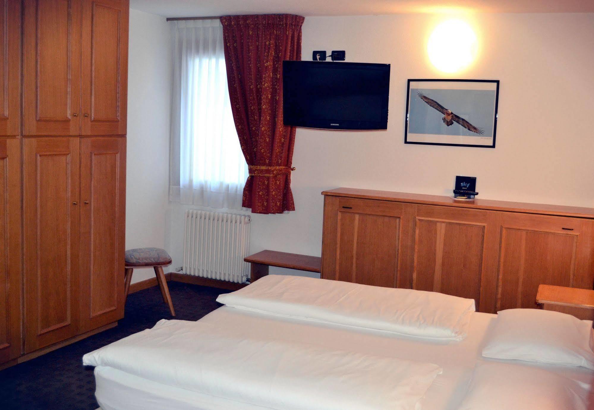 Hotel Piccolo Tibet Livigno Exterior photo